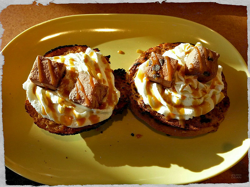 pumpkin-pie-bagel-with-whipped-cream-zero-dean